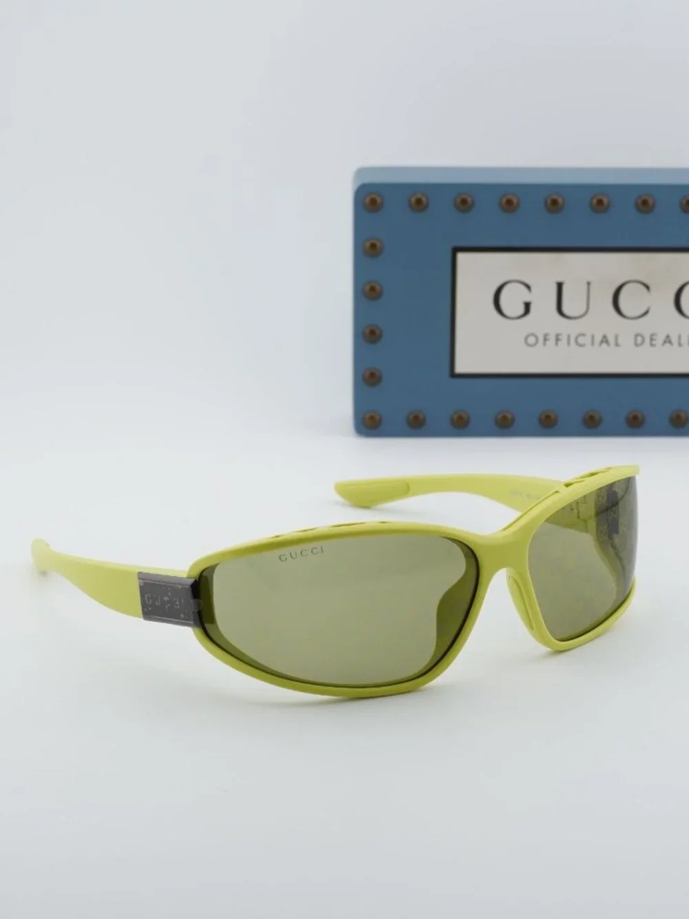 Gucci GG2011S 002 Geometric Sunglasses - Acid Green